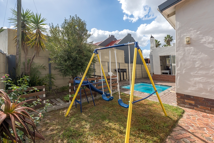 3 Bedroom Property for Sale in Zoo Park Western Cape